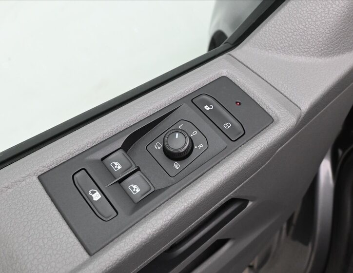 Volkswagen Transporter Skříň 2,0 l 110 kw