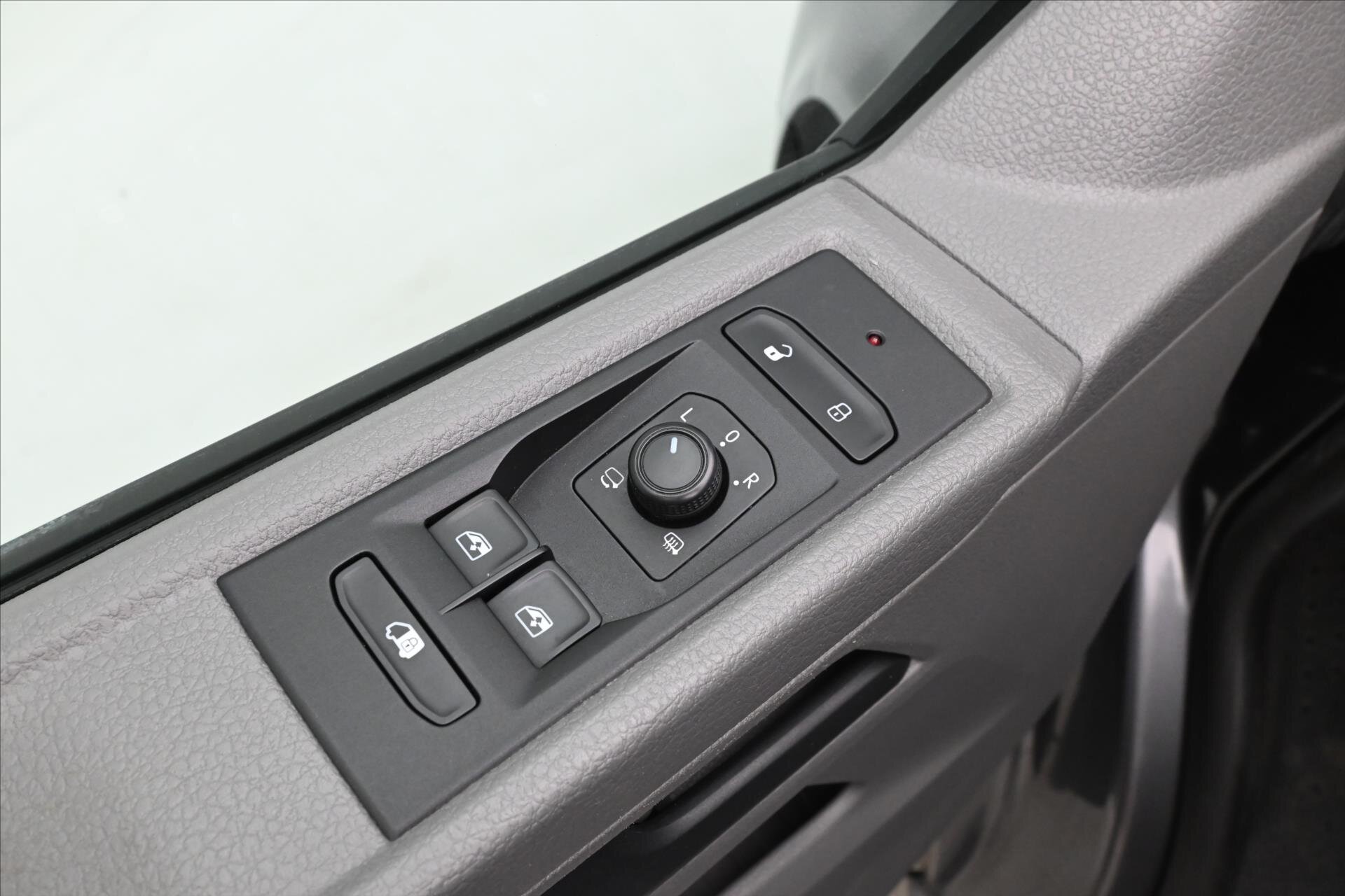 Volkswagen Transporter Skříň 2,0 l 110 kw