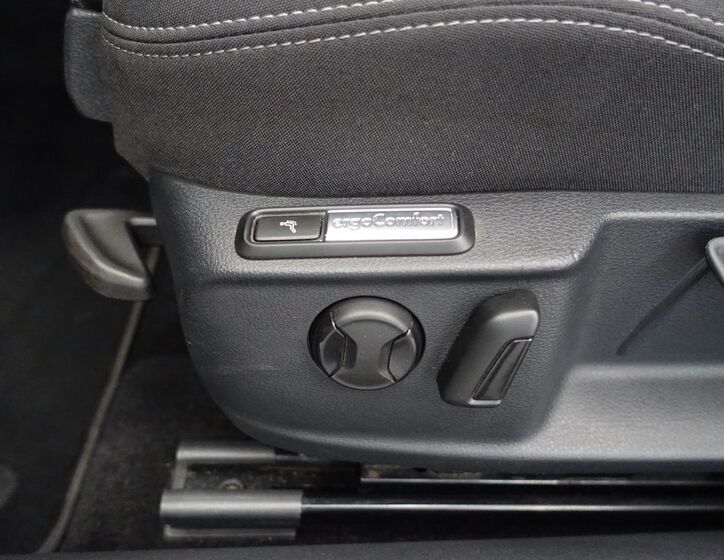 Volkswagen Passat Kombi 2,0 l 110 kw