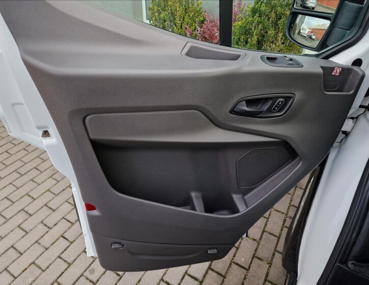 Ford Transit 32
