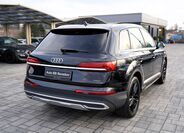 Audi Q7 6