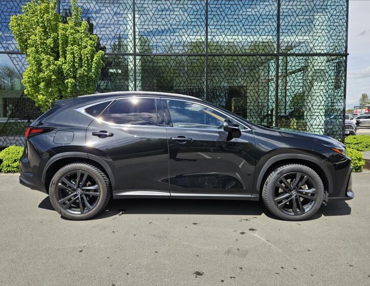 Lexus NX 450h plus SUV / Terénní 2,5 l 227 kw