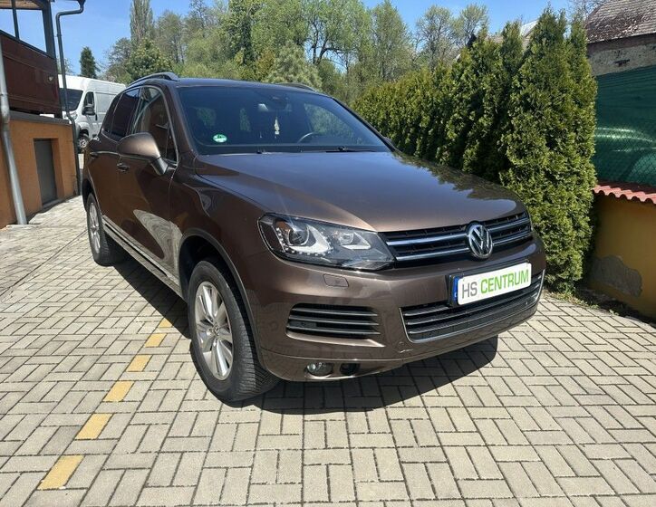 Volkswagen Touareg 1
