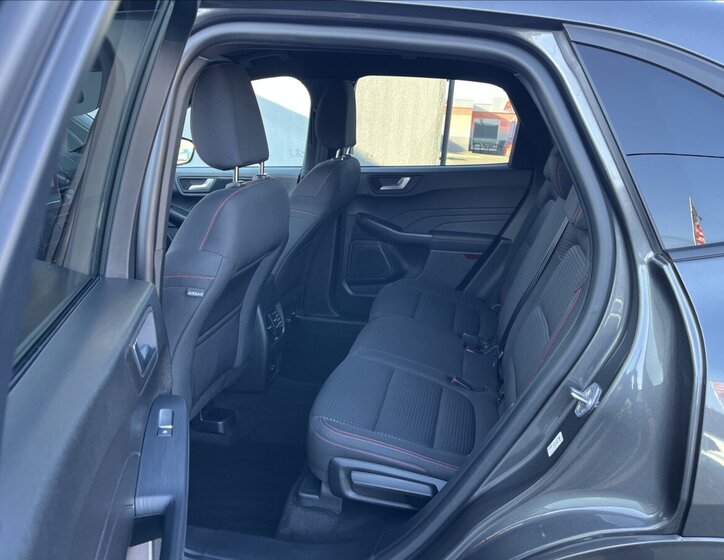 Ford Kuga Kombi 1,5 l 111 kw