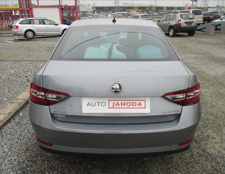 Škoda Superb Liftback 2,0 l 110 kw
