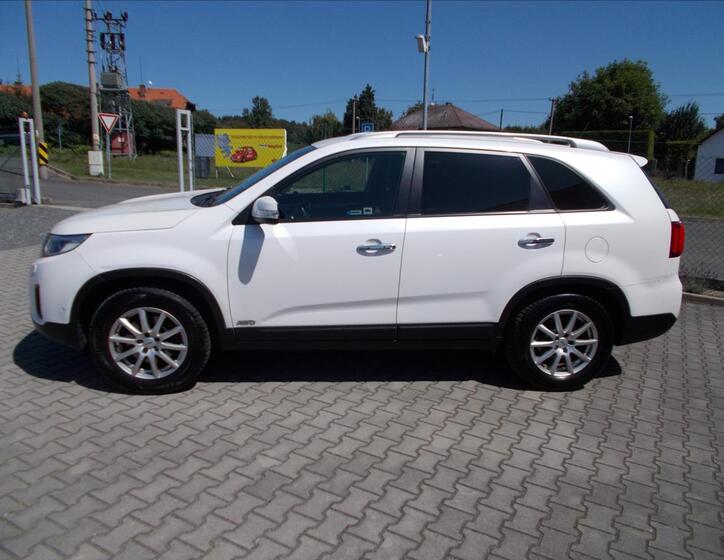 KIA Sorento 4