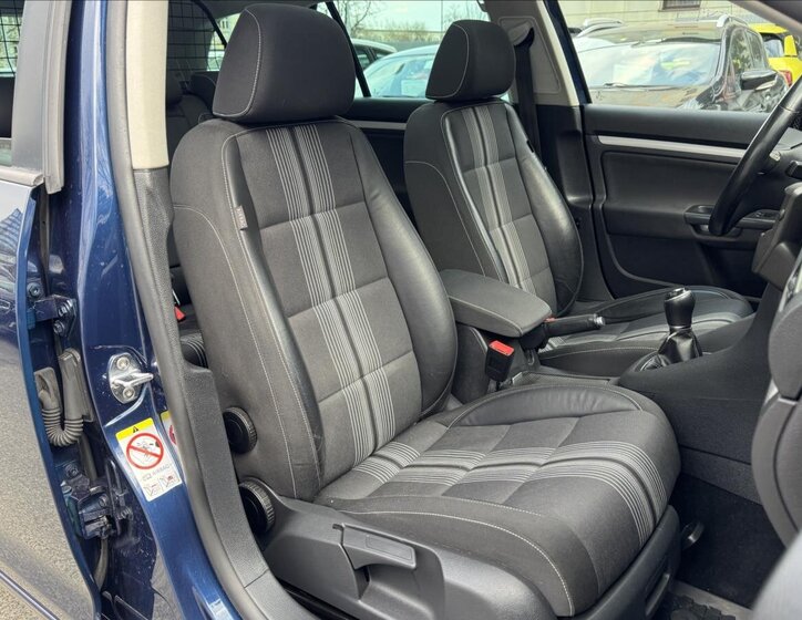 Volkswagen Golf Kombi 1,6 l 77 kw
