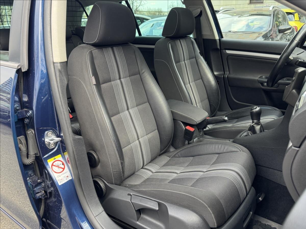 Volkswagen Golf Kombi 1,6 l 77 kw