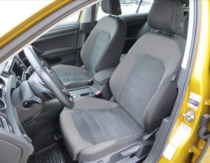 Volkswagen Golf Hatchback 999,0 85 kw