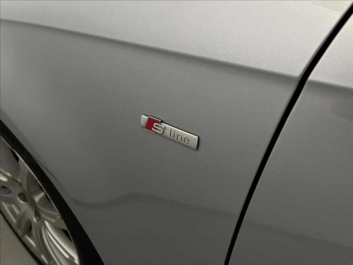 Audi A4 Kombi 2,0 l 140 kw