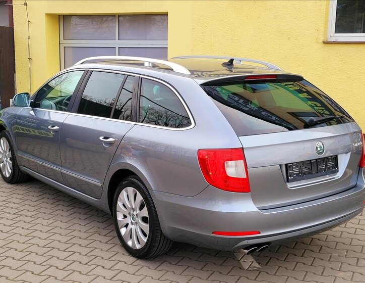 Škoda Superb Kombi 1,8 l 118 kw