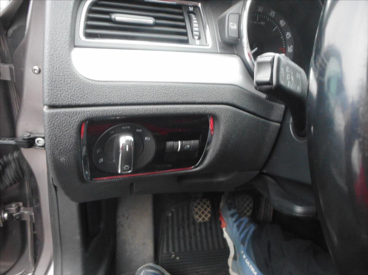 Škoda Superb Kombi 2,0 l 103 kw