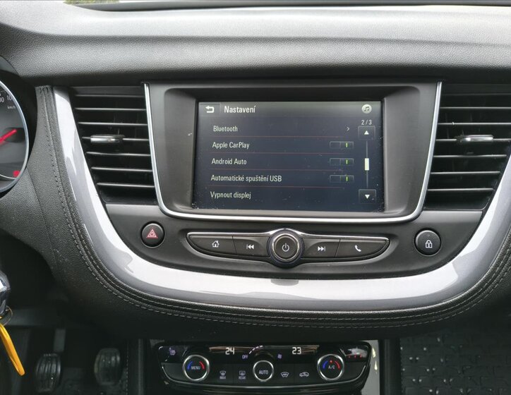 Opel Grandland SUV 1,2 l 96 kw