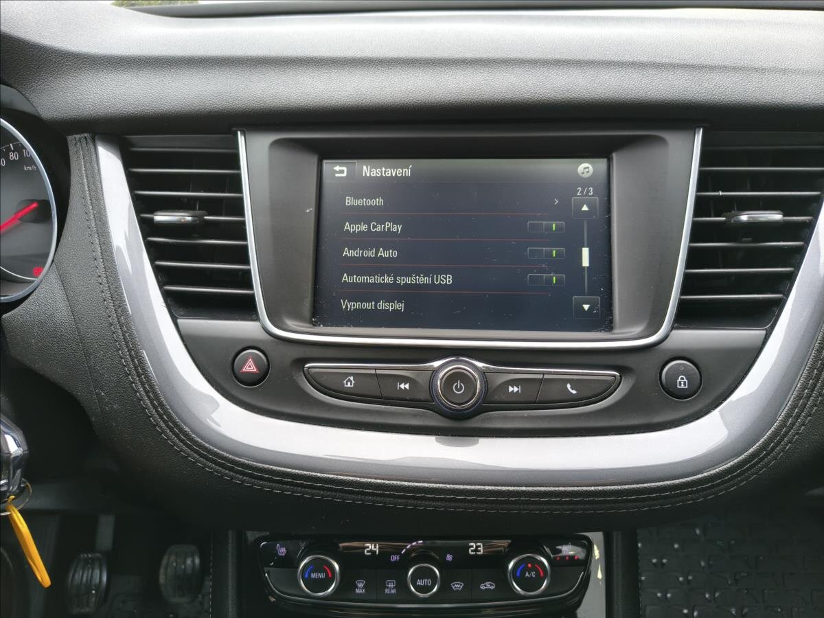 Opel Grandland SUV 1,2 l 96 kw