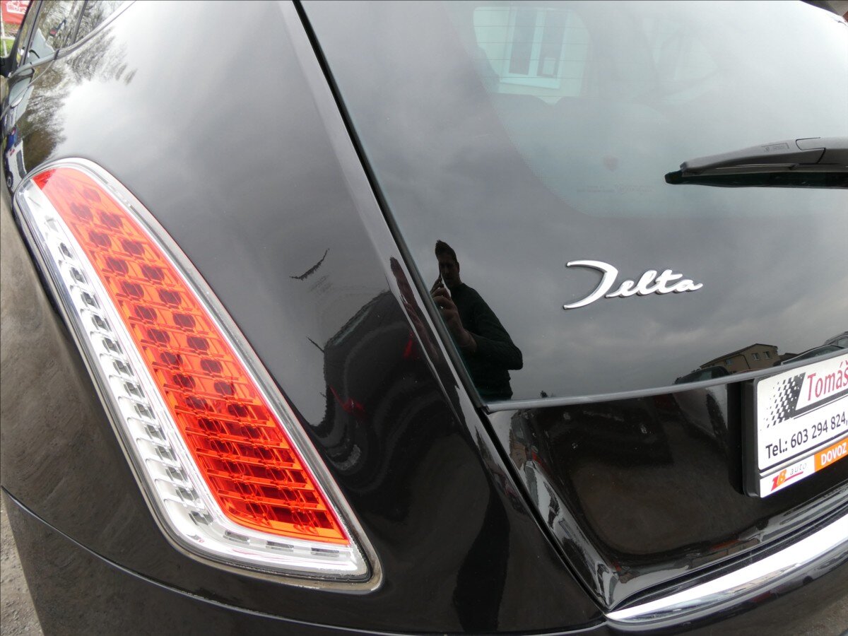 Lancia Delta Hatchback 1,4 l 88 kw