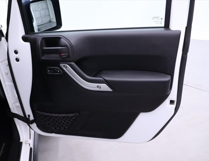 Jeep Wrangler SUV 2,8 l 147 kw