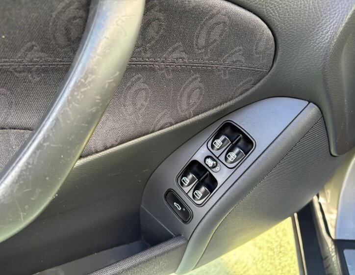 Mercedes-Benz Třídy C Sedan 1,8 l 105 kw