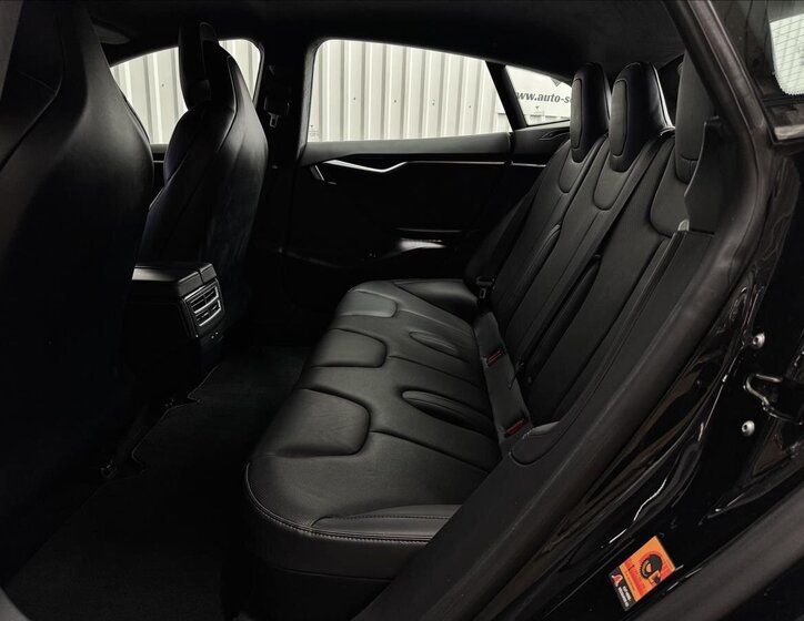 Tesla Model S Liftback 0,0 311 kw