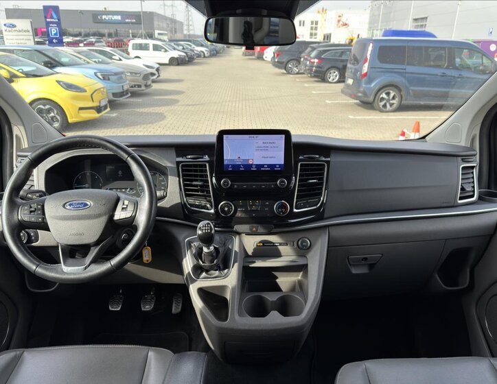 Ford Tourneo Custom MPV 2,0 l 136 kw