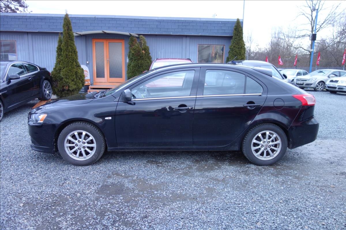 Mitsubishi Lancer Hatchback 1,6 l 85 kw