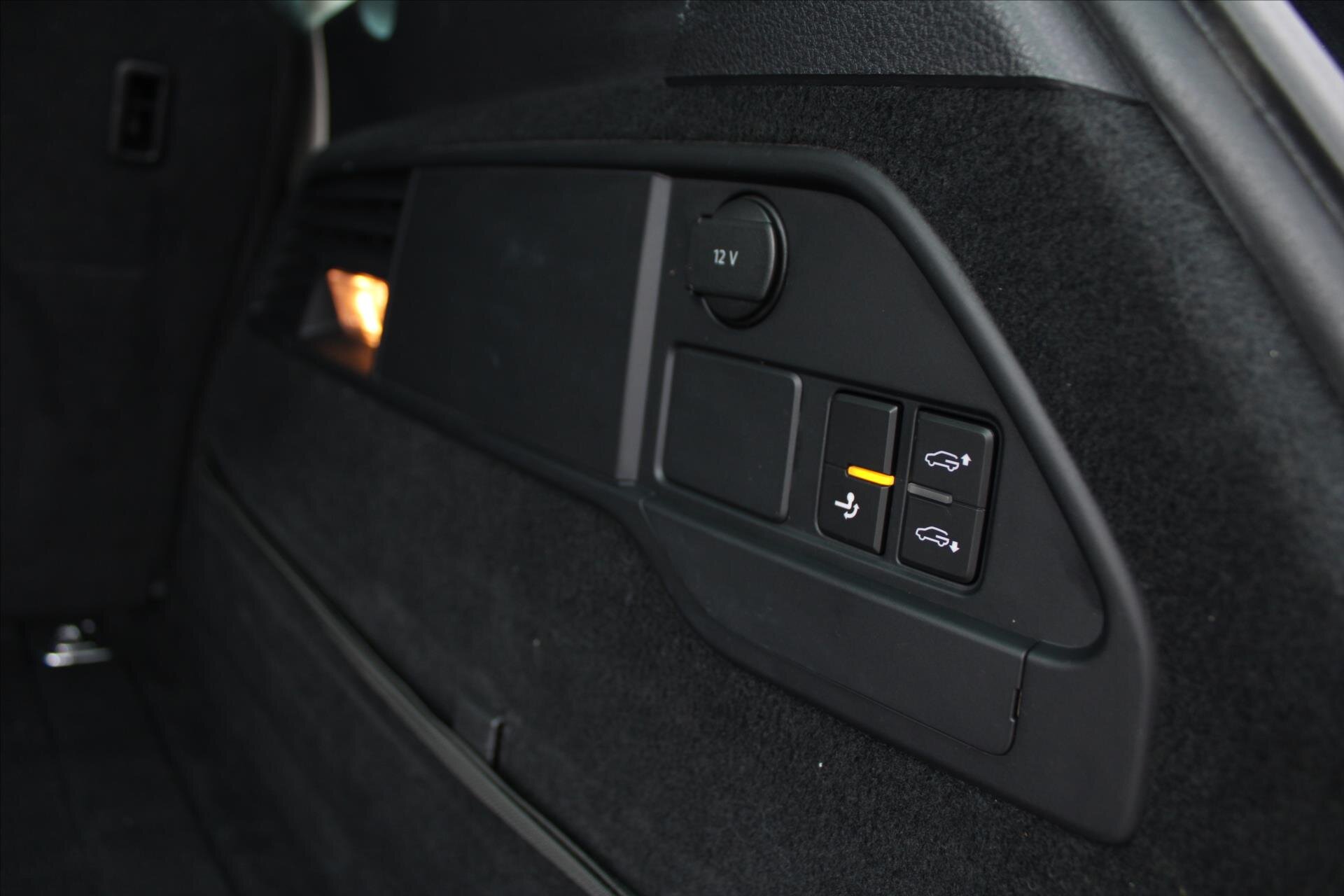 Volkswagen Touareg SUV / Terénní 3,0 l 193 kw