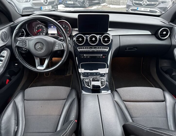 Mercedes-Benz Třídy C Sedan 2,1 l 150 kw