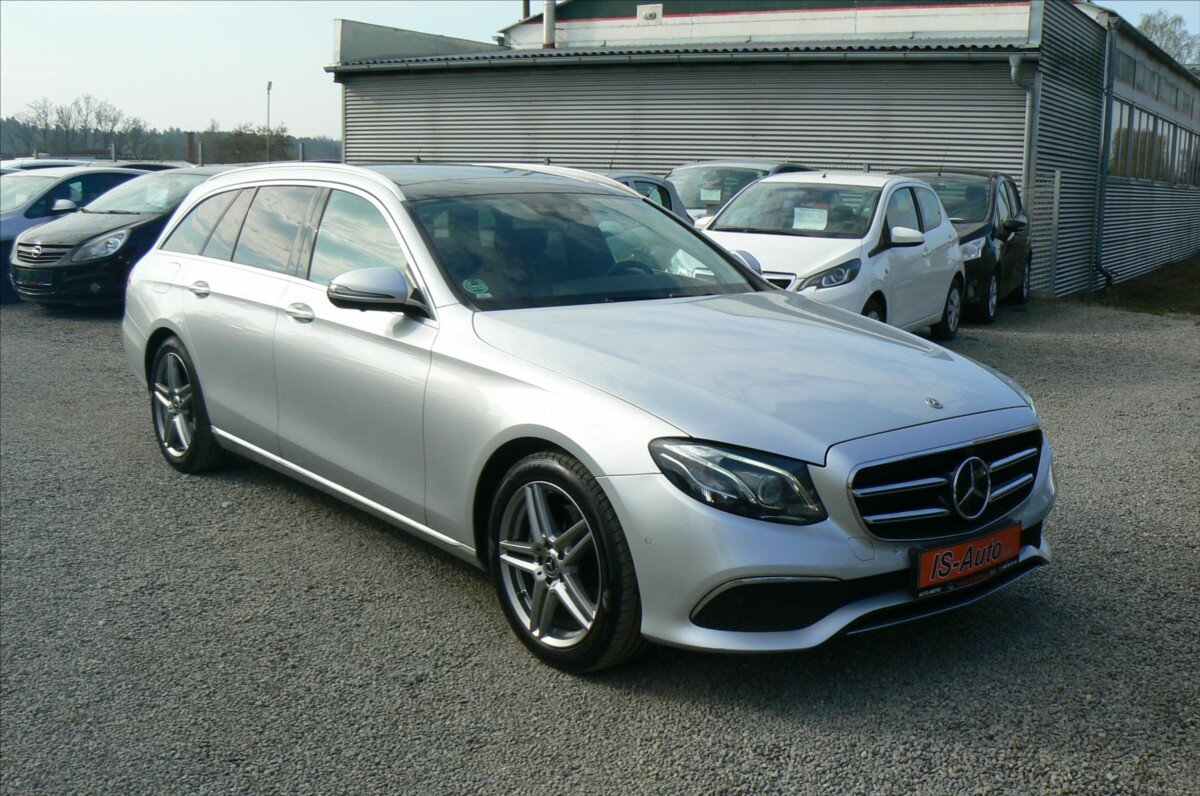 Mercedes-Benz Třídy E Kombi 2,0 l 143 kw
