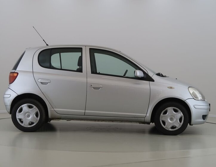 Toyota Yaris 4