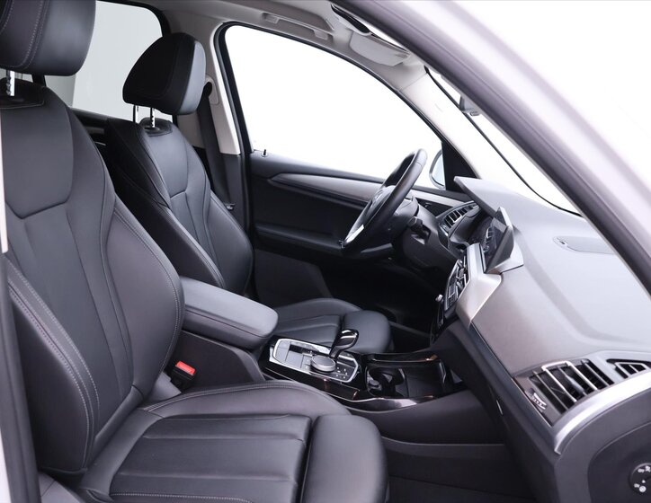 BMW X3 SUV / Terénní 2,0 l 140 kw