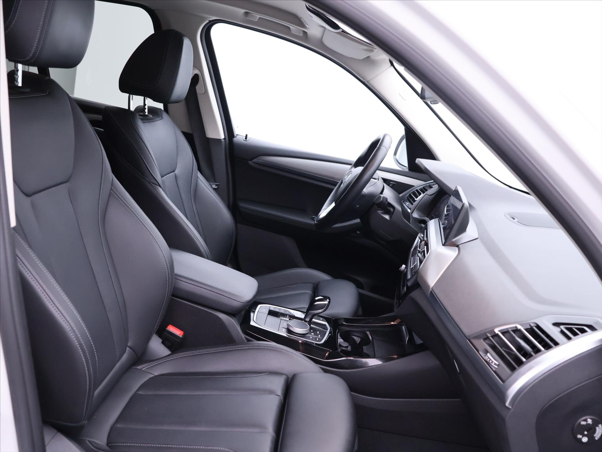 BMW X3 SUV / Terénní 2,0 l 140 kw