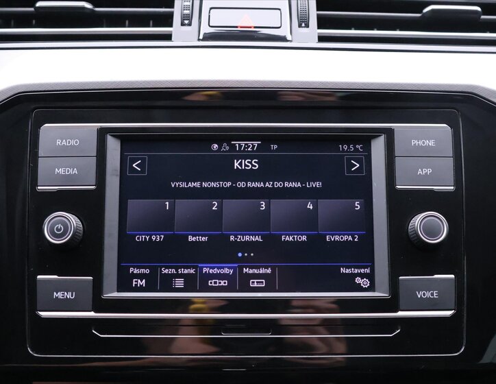 Volkswagen Passat 24