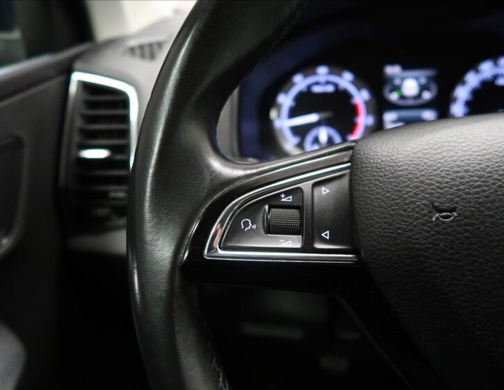 Škoda Karoq SUV 1,5 l 110 kw