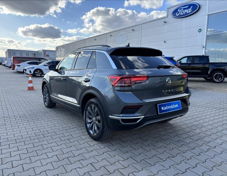 Volkswagen T-Roc SUV / Terénní 2,0 l 140 kw