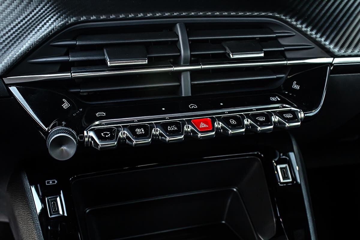 Peugeot 2008 SUV / Terénní 1,2 l 81 kw