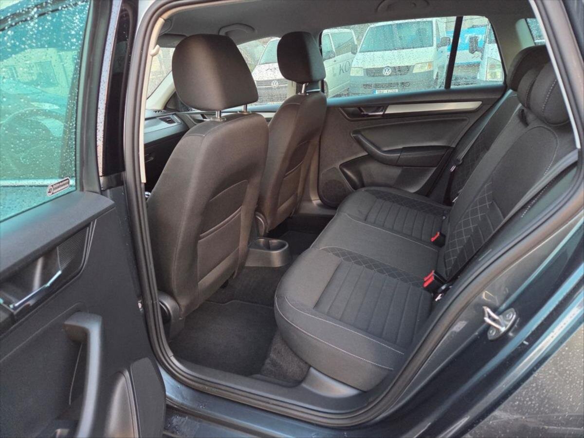 Škoda Rapid Hatchback 999,0 81 kw