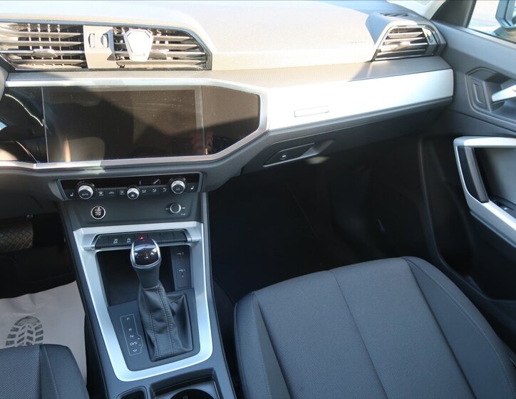 Audi Q3 SUV / Terénní 2,0 l 110 kw