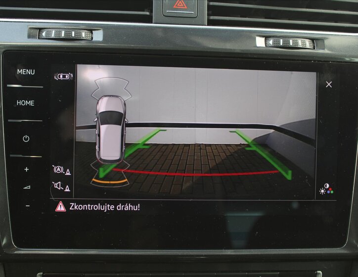 Volkswagen e-Golf 17