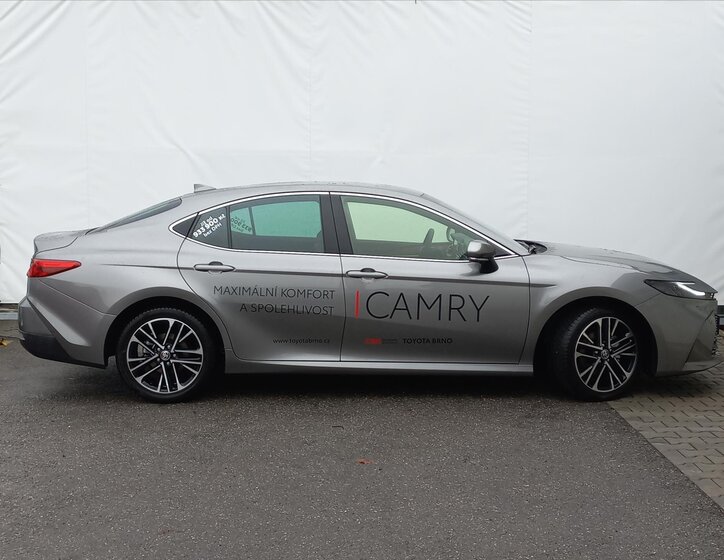 Toyota Camry Sedan 2,5 l 137 kw