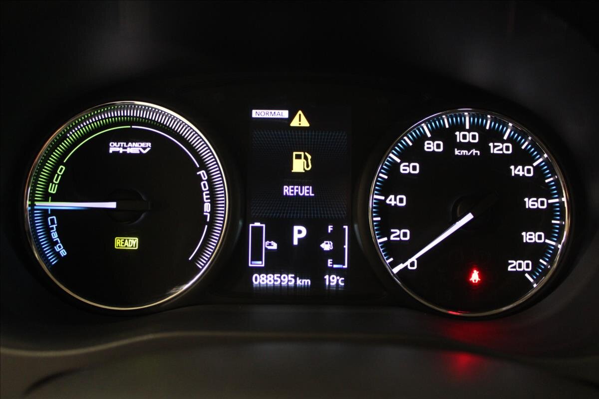 Mitsubishi Outlander SUV / Terénní 2,0 l 89 kw