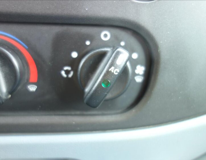 Ford Transit Skříň 2,2 l 74 kw