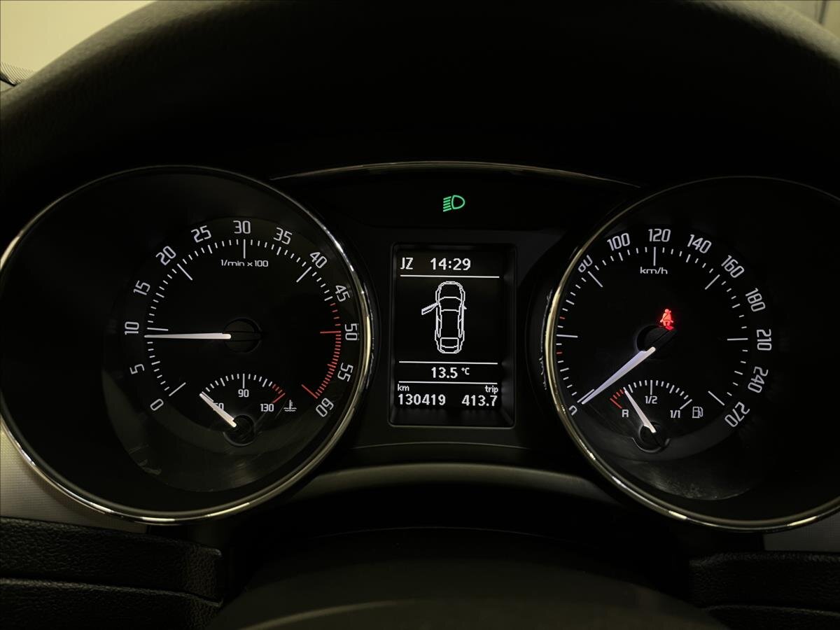 Škoda Superb Liftback 2,0 l 103 kw