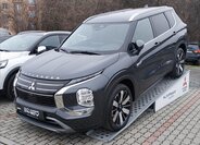 Mitsubishi Outlander 1