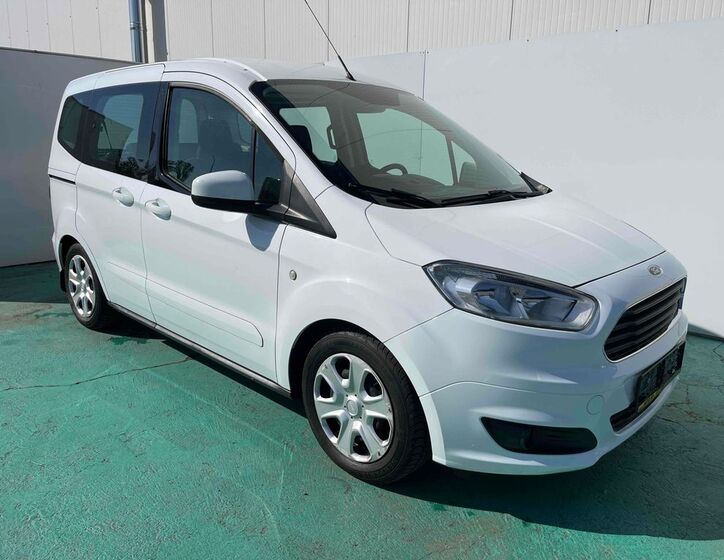 Ford Tourneo Courier 1