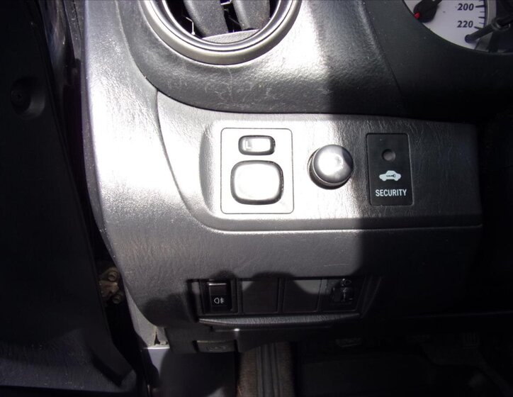 Toyota RAV4 Skříň 2,0 l 110 kw