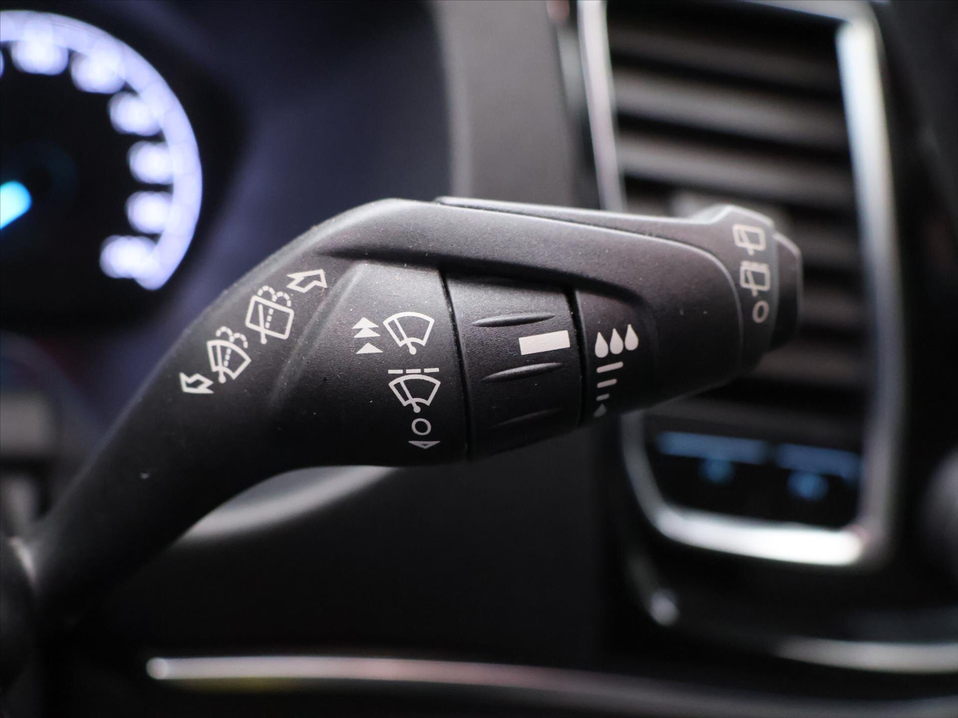 Ford Tourneo Custom Kombi 2,0 l 125 kw