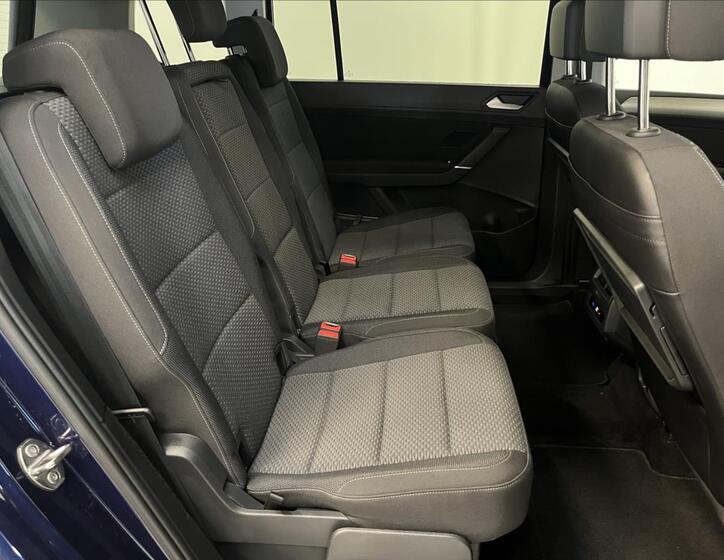 Volkswagen Touran 23