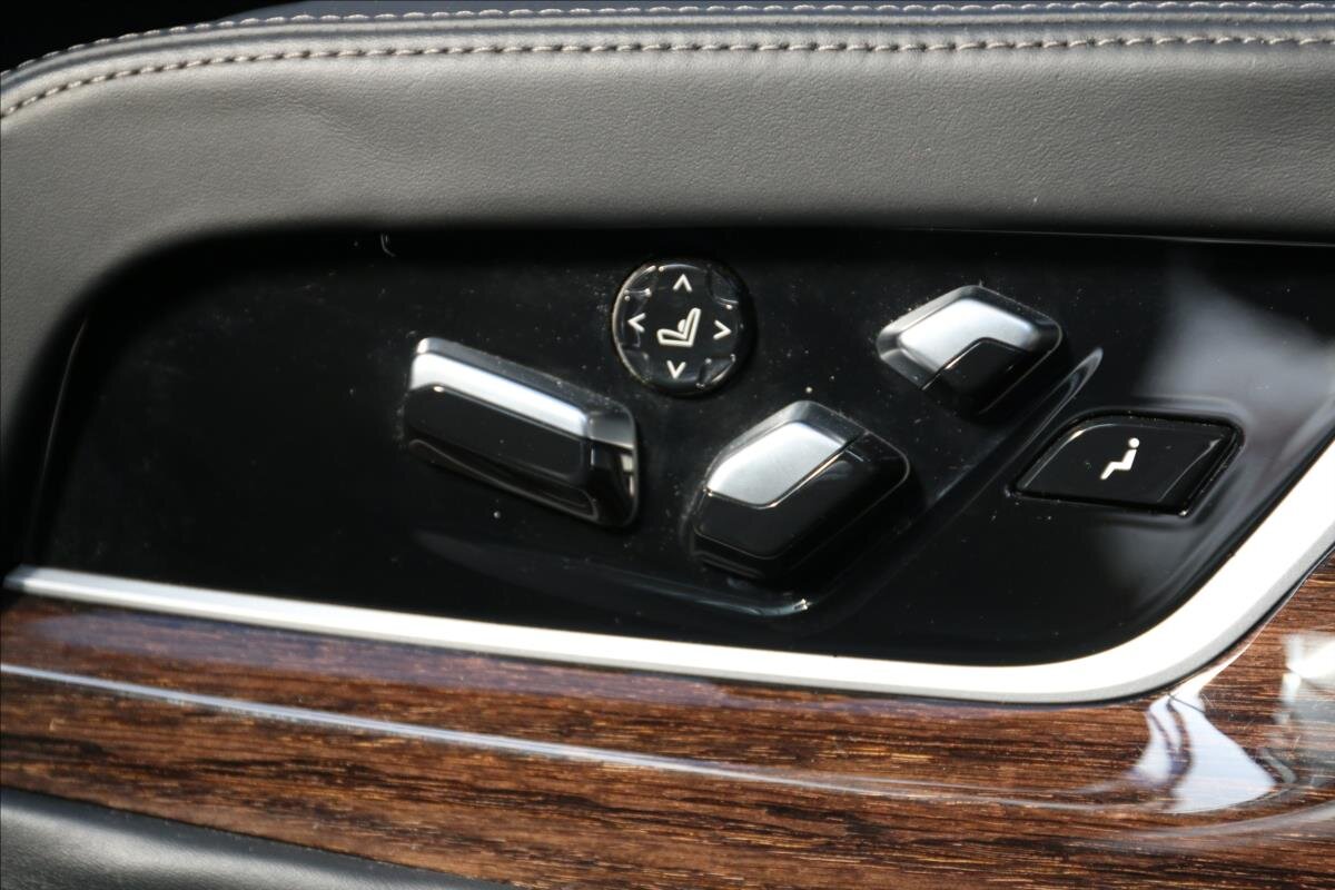 BMW Řada 7 Sedan / Limuzína 3,0 l 294 kw