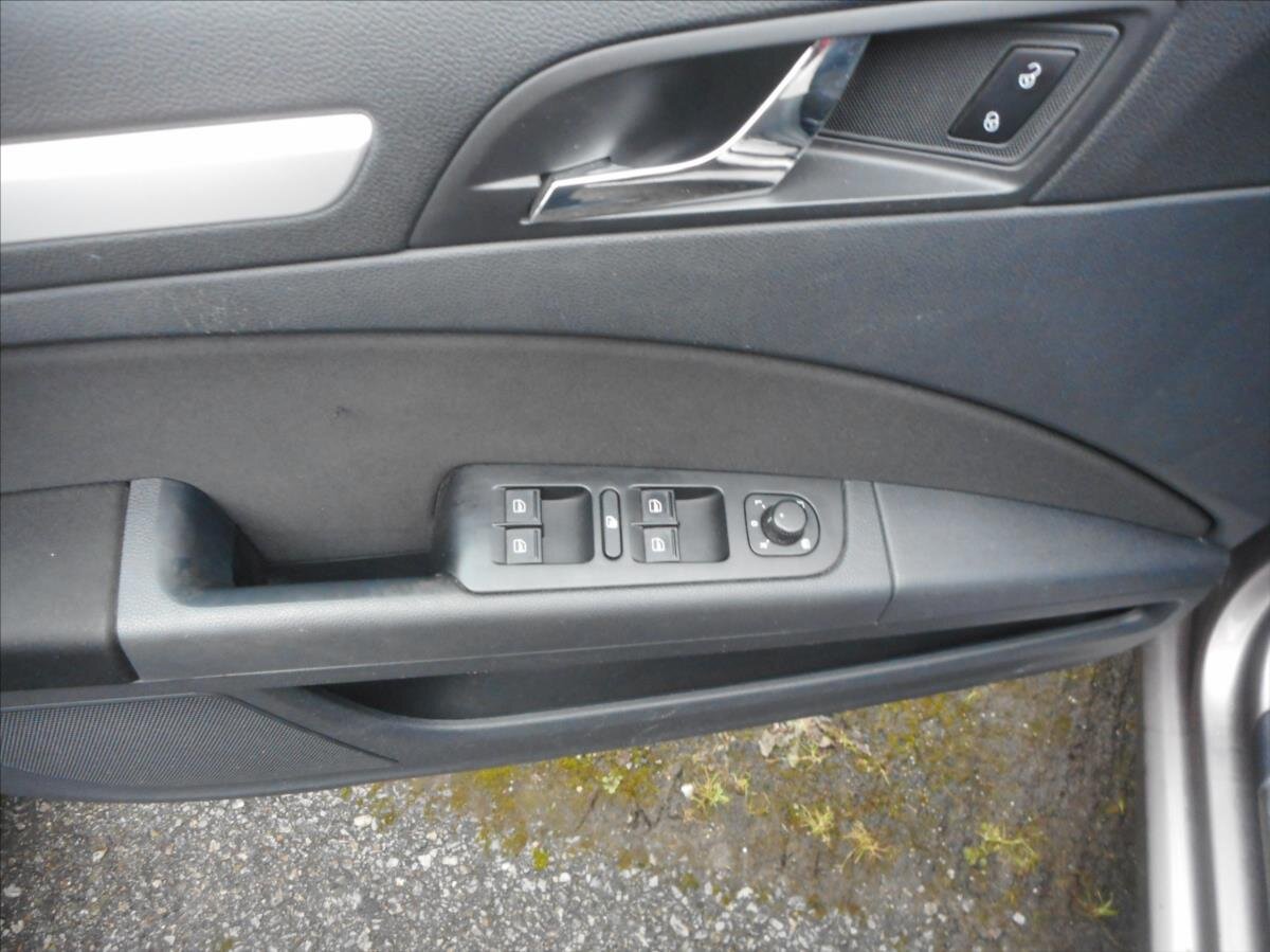 Škoda Superb Kombi 2,0 l 103 kw