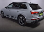 Audi Q7 4