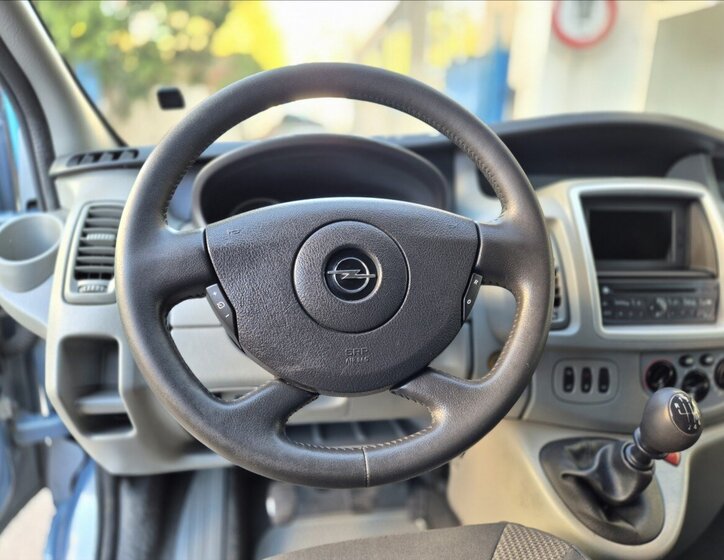 Opel Vivaro Kombi 2,5 l 107 kw